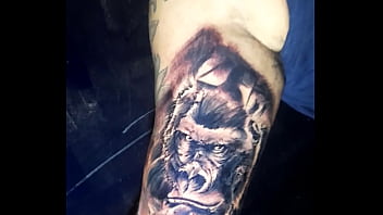 Tattoo na pele arte na vida pra cimabora ali