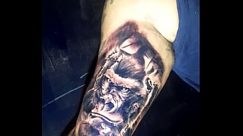 Tattoo na pele arte na vida pra cimabora ali