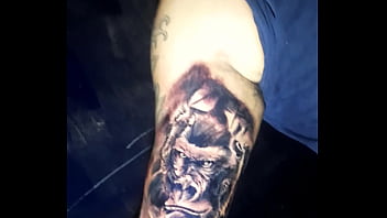 Tattoo na pele arte na vida pra cimabora ali