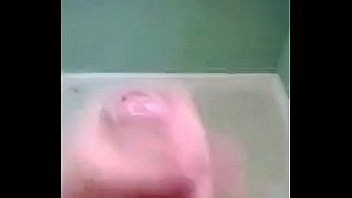 Guy wanking till cum