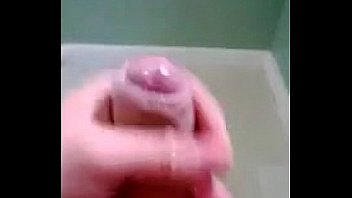Guy wanking till cum