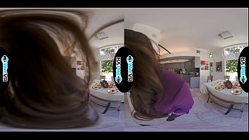 Hot brunette babe gets fucked virtually