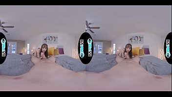 Hot brunette babe gets fucked virtually