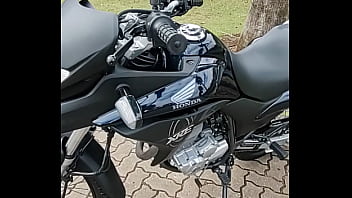 Vendo xre 300 com 8 500 km's