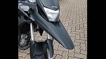 Vendo xre 300 com 8 500 km's