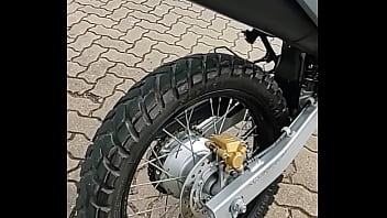 Vendo xre 300 com 8 500 km's