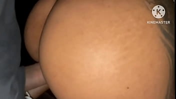 Putaria na casa de swing com esposa gostosa dando pra vários orgia