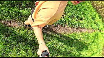 I walk alone and naked in the middle of nature and meet a stalker