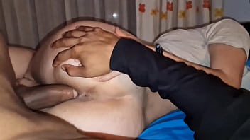 Eyaculando dentro de ella