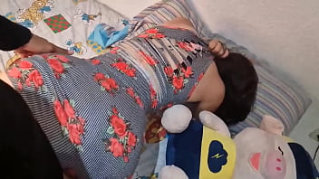 Eyaculando dentro de ella