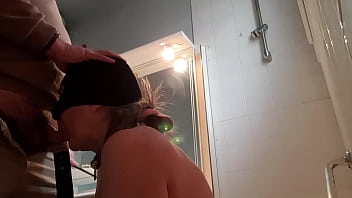 Esclave f dressage à la badine