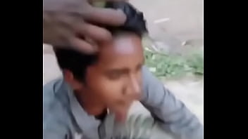 Indiano comendo tua mãe