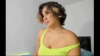 Melisa taylor01 bajando su tirante sexy