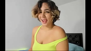 Melisa taylor01 bajando su tirante sexy