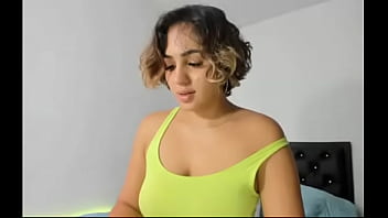 Melisa taylor01 bajando su tirante sexy