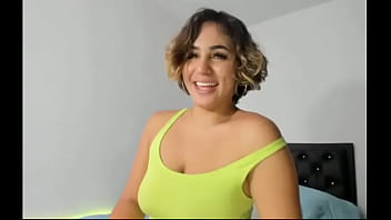 Melisa taylor01 bajando su tirante sexy