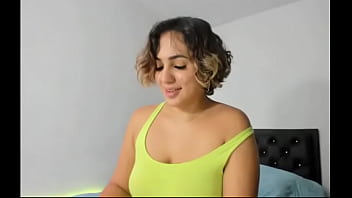 Melisa taylor01 bajando su tirante sexy