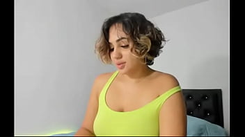 Melisa taylor01 bajando su tirante sexy