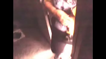 Vecina caliente me la jala