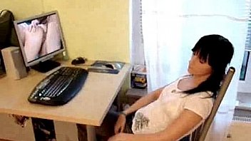 Amateur girl fucking at home