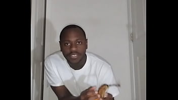 Relaxing eating stretching and thinking of what to say and do to sound more thankful for free around religious holidays like thanksgiving 2