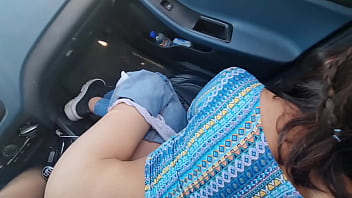 Estudiante escapa de clases para ser follada por su profesor