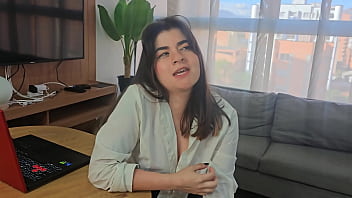 Mi peor estudiante me seduce con su gran culo