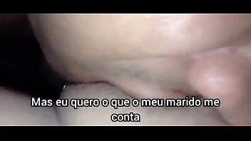 Chupando a buceta que o macho acabou de gozar em cima seu corno otário