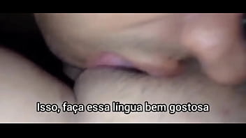 Chupando a buceta que o macho acabou de gozar em cima seu corno otário Chupando a buceta que o macho acabou de gozar em cima seu corno otário