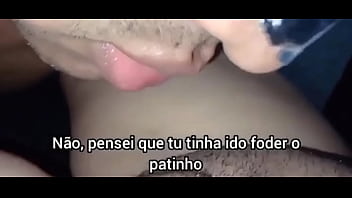 Chupando a buceta que o macho acabou de gozar em cima seu corno otário