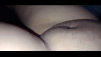 Chupando a buceta que o macho acabou de gozar em cima seu corno otário