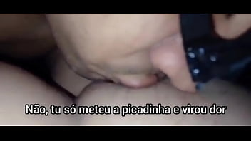 Chupando a buceta que o macho acabou de gozar em cima seu corno otário