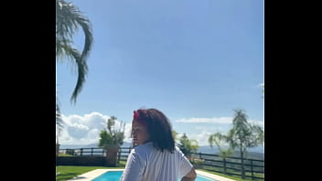 Chubby ebony farting like crazy in the pool