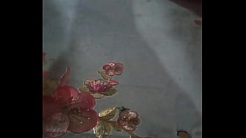 Toxica marcando territorio