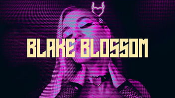 Goth slut blake blossom loves getting her shaved pussy stretched Goth slut blake blossom loves getting her shaved pussy stretched