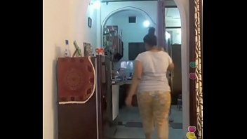 Hot desi indian bhabi shaking her sexi ass &boobs on bigo live 1