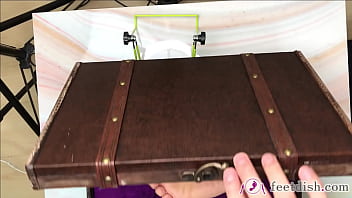 A woman cut in pieces feet box 6 6