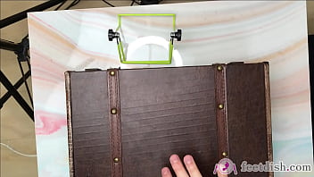 A woman cut in pieces feet box 6 6