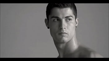 Macho Gostoso Se Exibe Em Vários Monentos Quentes thumbnail