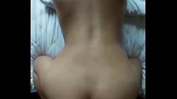 Mi amigo me trata como su puta y se siente muy bien