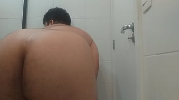 Rebolando E Mostrando O Cuzinhi thumbnail