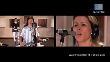 Damas gratis no lo dejan salir porque mujer lo tiene con la correa