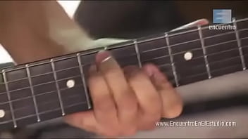 Damas gratis no lo dejan salir porque mujer lo tiene con la correa