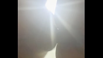 Con saliva para que le entre en el culo 100êsero