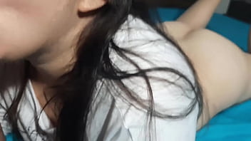 Hermosa chupando verga