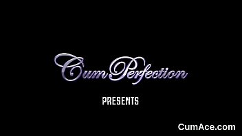 Nonton Peculiar Babe Gets Jizz Shot On Her Face Sucking All The Love Juice thumbnail