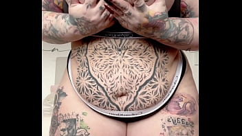 C'est lourd à porter tu m'aides