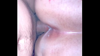 Cogida de perrito mientras anda en sus días