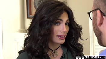 Shemale enjoys hardcore anal sex after cock sucking