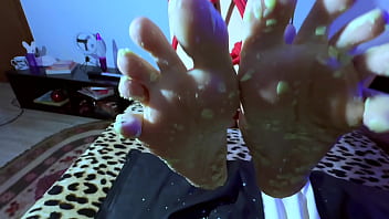 Tickling her soles was a dream come true